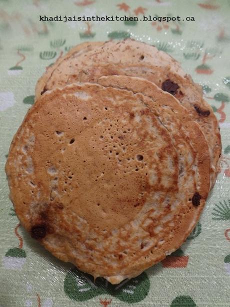 CRÊPES AUX FLOCONS D’AVOINE SANS OEUFS/ EGGLESS ROLLED OATS PANCAKES / PANQUEQUES DE COPOS DE AVENA SIN HUEVOS /بانكيك رقائق الشوفان بدون بيض