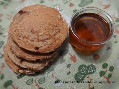 CRÊPES AUX FLOCONS D’AVOINE SANS OEUFS/ EGGLESS ROLLED OATS PANCAKES / PANQUEQUES DE COPOS DE AVENA SIN HUEVOS /بانكيك رقائق الشوفان بدون بيض