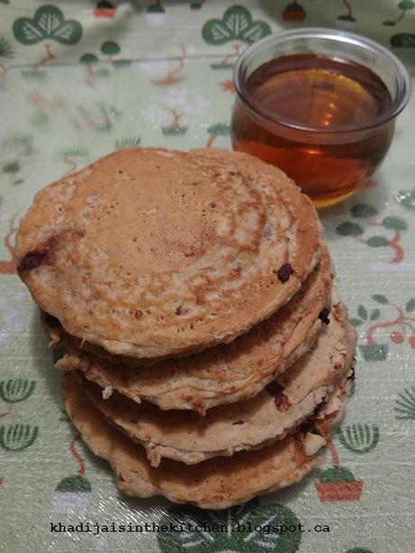 CRÊPES AUX FLOCONS D’AVOINE SANS OEUFS/ EGGLESS ROLLED OATS PANCAKES / PANQUEQUES DE COPOS DE AVENA SIN HUEVOS /بانكيك رقائق الشوفان بدون بيض