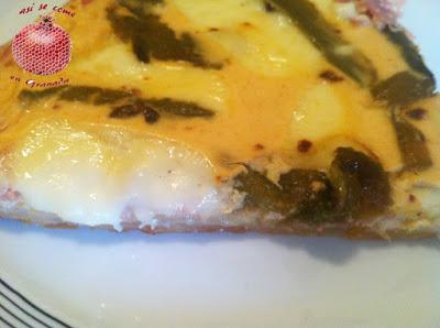 Quiche de pimientos verdes asados, lacón y queso de Tetilla