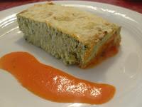 Pastel de calabacín sin lactosa con salsa de pimientos del piquillo Pastel de calabacín sin lactosa con salsa de pimientos del piquillo
