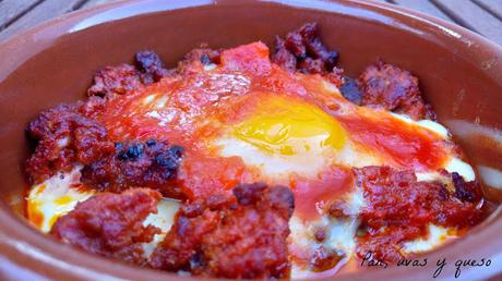 Huevos escalfados con picadillo