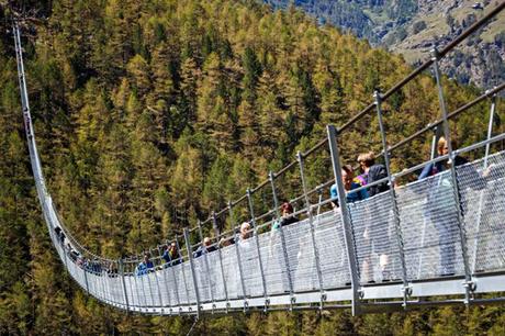 #Suiza abre el puente colgante peatonal más largo del mundo (FOTOS)