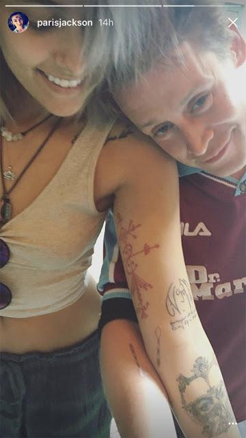 Macaulay Culkin y Paris Jackson se hicieron tatuajes iguales (FOTOS)