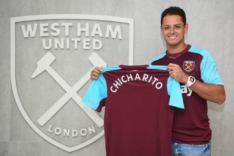 Chicharito sigue sin saber que número usará Chicharito sigue sin saber que número usará