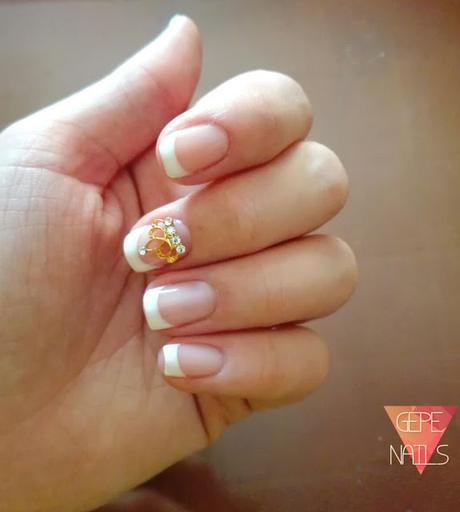 CROWN FRENCH MANICURE
