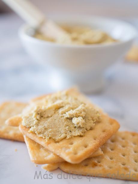 Paté de altramuces y aceitunas verdes