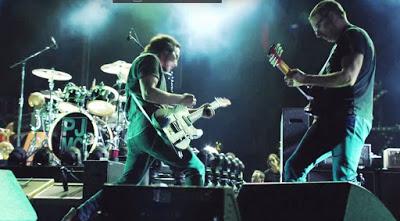 Primer adelanto de la nueva película documental de Pearl Jam, grabada en dos conciertos en Chicago Primer adelanto de la nueva película documental de Pearl Jam, grabada en dos conciertos en Chicago