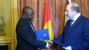 Dos estados musulmanes africanos envían embajadores a Israel. Dos estados musulmanes africanos envían embajadores a Israel.