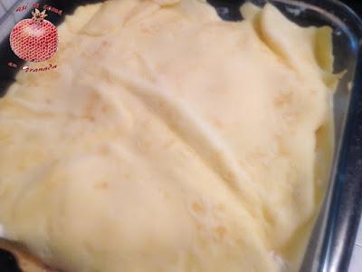 Pastel de crepés con espinacas y queso