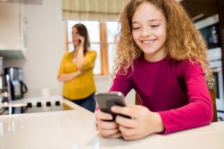 El 25% de los menores entre 13 y 17 años utilizan apps de compra a través del móvil