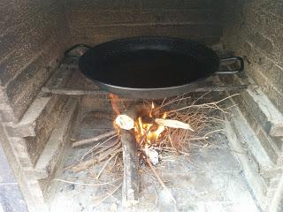 Arroz negro en la barbacoa