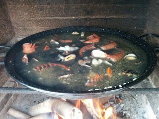 Arroz negro en la barbacoa