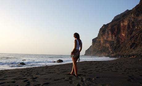 La Gomera: historia de una idealización playa-ingles-atardecer-general