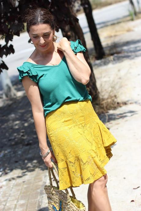 Como combinar una falda color mostaza Como combinar una falda color mostaza