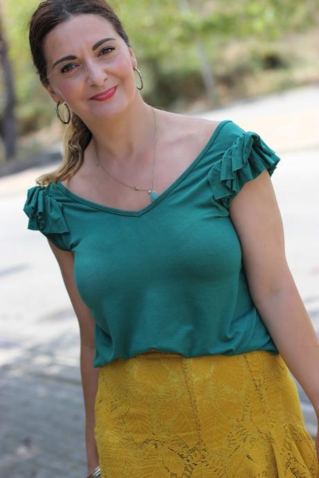 Como combinar una falda color mostaza Como combinar una falda color mostaza