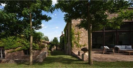 Un masía en el Empordá minimalista Un masía en el Empordá minimalista