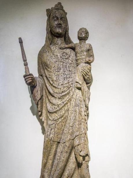 Restaurada una talla gótica de la Virgen que sobrevivió al incendio de 1941