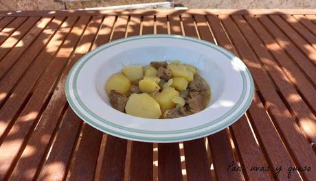 Patatas guisadas con carne (tradicional o Crock-Pot)