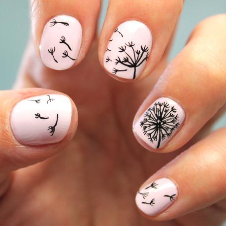 uñas decoradas con diente de león