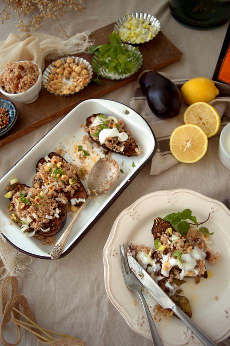 Berenjenas baby con salsa chermoula, bulgur y yogurt, sabor en cada bocado Berenjenas baby con salsa chermoula, bulgur y yogurt, sabor en cada bocado