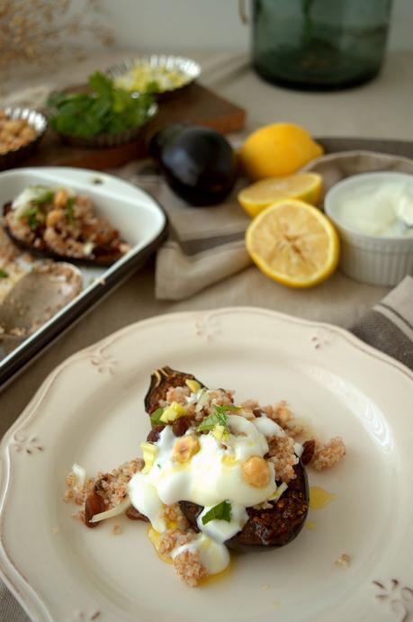 Berenjenas baby con salsa chermoula, bulgur y yogurt, sabor en cada bocado Berenjenas baby con salsa chermoula, bulgur y yogurt, sabor en cada bocado