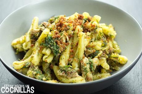 Receta de pasta con le sarde (pasta con sardinas). Cocina siciliana Receta de pasta con le sarde (pasta con sardinas). Cocina siciliana