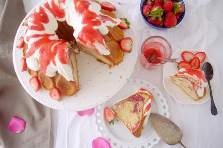 Strawberry & Cream Bundt Cake #BundtBakers