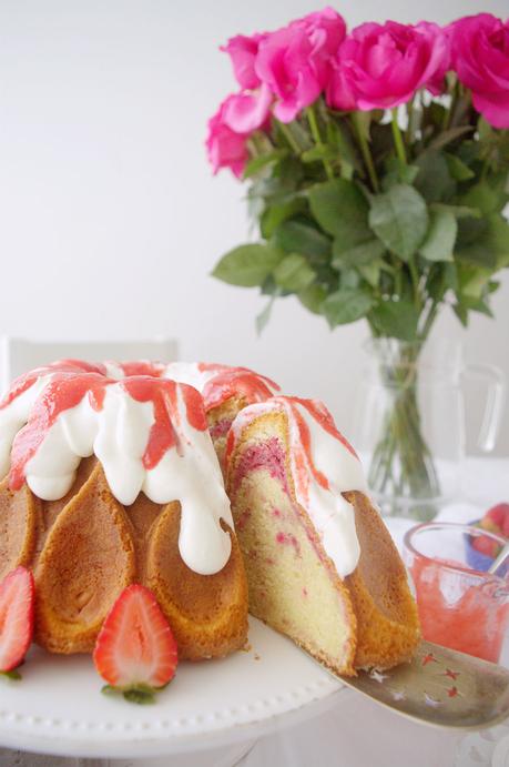 Strawberry & Cream Bundt Cake #BundtBakers