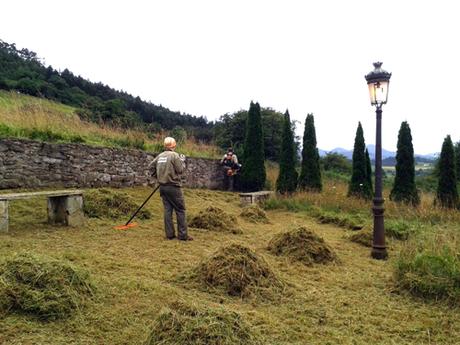 Trabajos de restauración de la Iglesia de Santiago de Ambás, Camino del Norte.