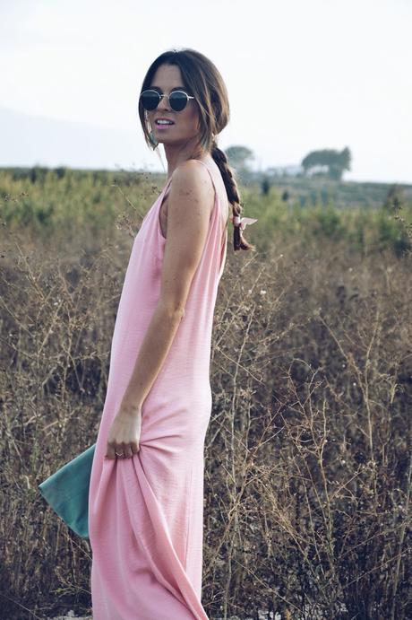 THE DRESS THE DRESS
