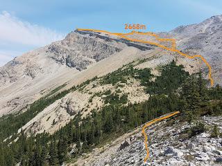 SENDERISMO EN LAKE LOUISE: CROWFOOT MOUNTAIN 2668 m