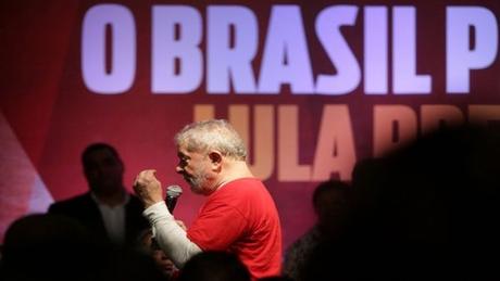 Dijo Lula que políticos con diplomas no supieron gobernar Brasil.