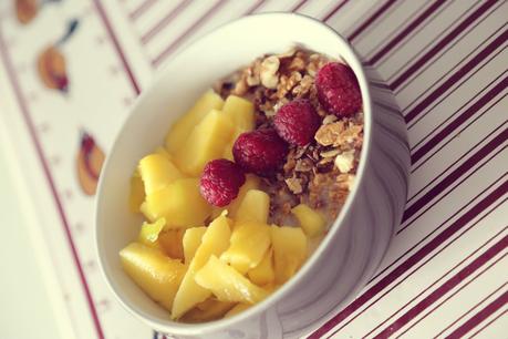 BOWL  MANGO CON NUECES