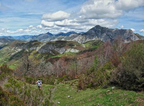 Pico Montoviu desde Tarna por el Cordal de la Bolera