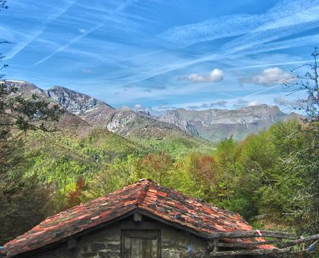 Pico Montoviu desde Tarna por el Cordal de la Bolera Pico Montoviu desde Tarna por el Cordal de la Bolera
