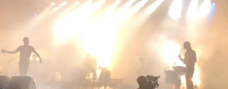 Bobby Gillespie “vuelve” a The Jesus & Mary Chain y toca tres canciones con el grupo en un festival portugués Bobby Gillespie “vuelve” a The Jesus & Mary Chain y toca tres canciones con el grupo en un festival portugués