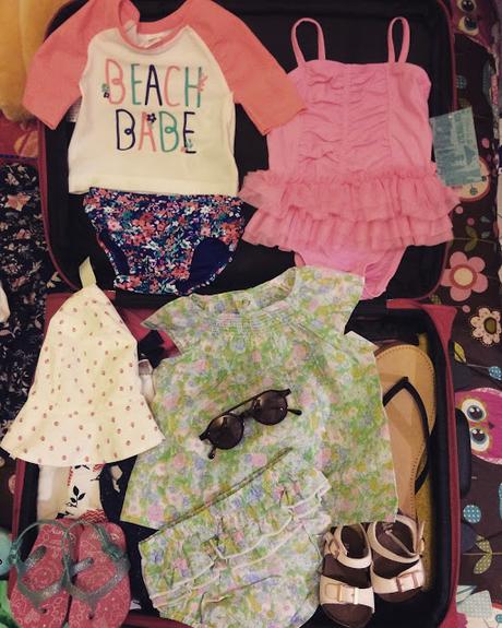 Vacaciones Parte 1. El primer viaje de Isabel a la playa Vacaciones Parte 1. El primer viaje de Isabel a la playa