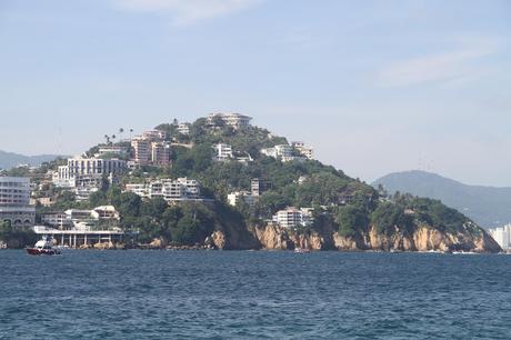 Vacaciones Parte 1. El primer viaje de Isabel a la playa Vacaciones Parte 1. El primer viaje de Isabel a la playa