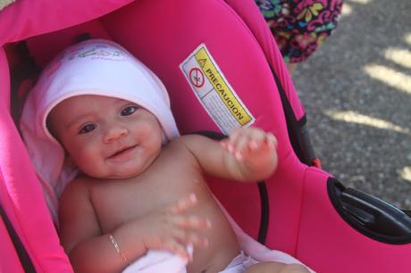 Vacaciones Parte 1. El primer viaje de Isabel a la playa Vacaciones Parte 1. El primer viaje de Isabel a la playa