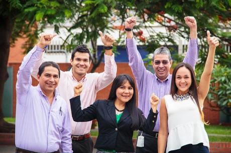 Una empresa eficiente debe tratar a sus empleados/as como clientes Una empresa eficiente debe tratar a sus empleados/as como clientes