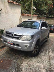 ¡200 millones! Un dineral fue hallado en camioneta de Lilian Tintori ¡200 millones! Un dineral fue hallado en camioneta de Lilian Tintori