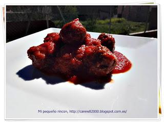 Albóndigas con tomate al parmesano