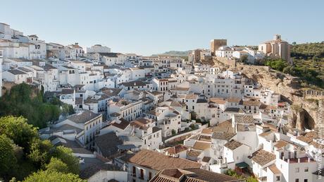 Setenil de las Bodegas Ruta pueblos blancos Andalucia