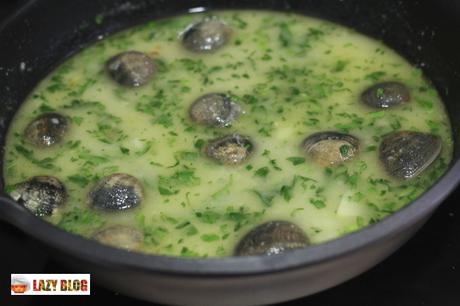 Como hacer merluza en salsa verde, koskera o merluza a la vasca. Receta para disfrutar una y otra vez