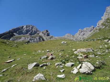 Ruta Peña Ubiña por la Arista Norte: Subiendo al Jou de las Cabras