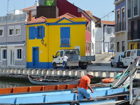 Canales y mucho color en Aveiro, la Venecia Lusa {Portugal}