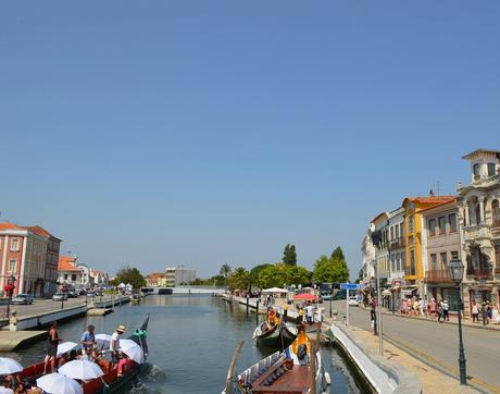 Canales y mucho color en Aveiro, la Venecia Lusa {Portugal}