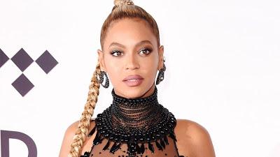 Beyoncé ayudando a víctimas de Harvey