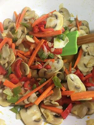 Wok De Verduras Con Noodles Y Langostinos Wok De Verduras Con Noodles Y Langostinos